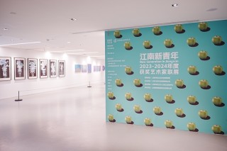 一周人物｜收藏家瓦尔特捐出藏品，女性艺术家“对话”摄影